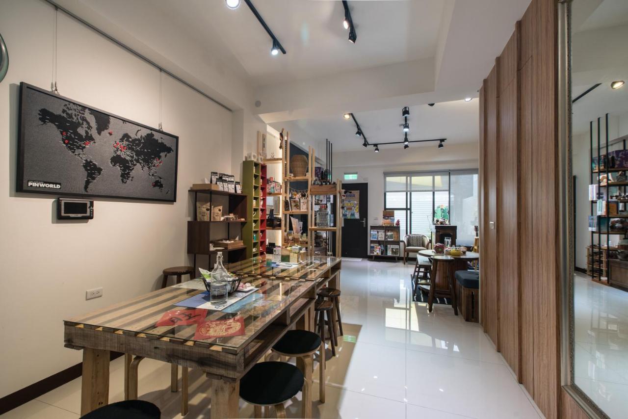 黑琵軼棧湖濱旅宿 K&B Happy Hostel Тайнань Экстерьер фото