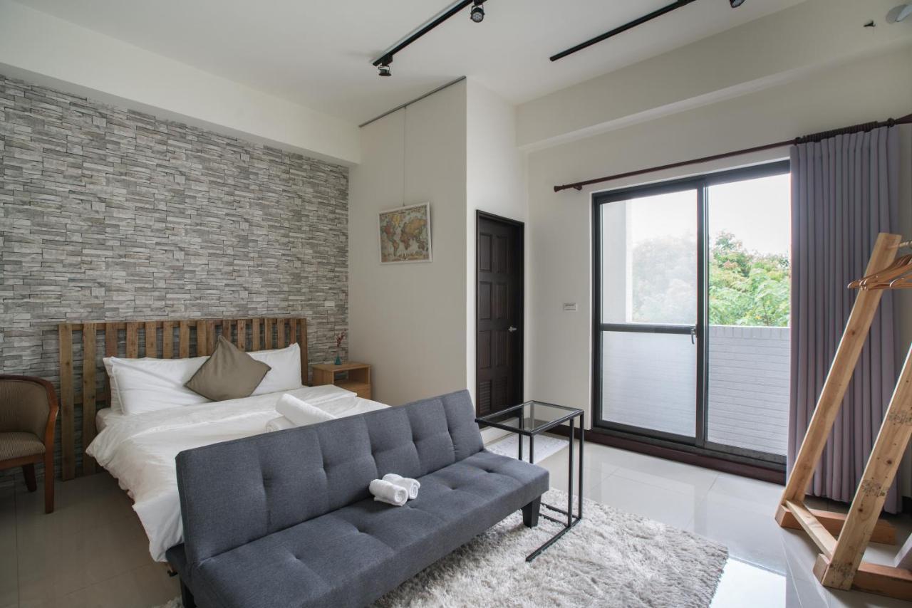 黑琵軼棧湖濱旅宿 K&B Happy Hostel Тайнань Экстерьер фото