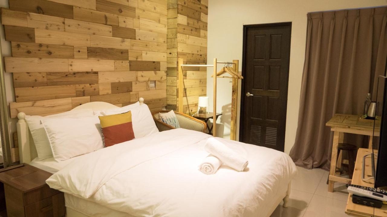 黑琵軼棧湖濱旅宿 K&B Happy Hostel Тайнань Экстерьер фото