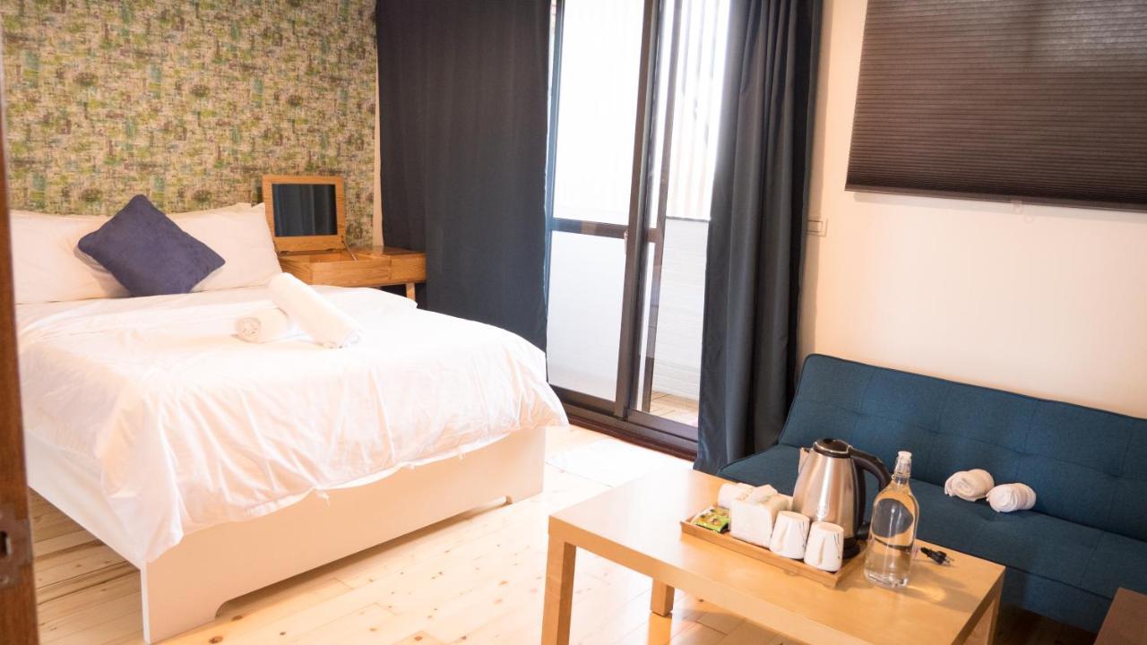 黑琵軼棧湖濱旅宿 K&B Happy Hostel Тайнань Экстерьер фото