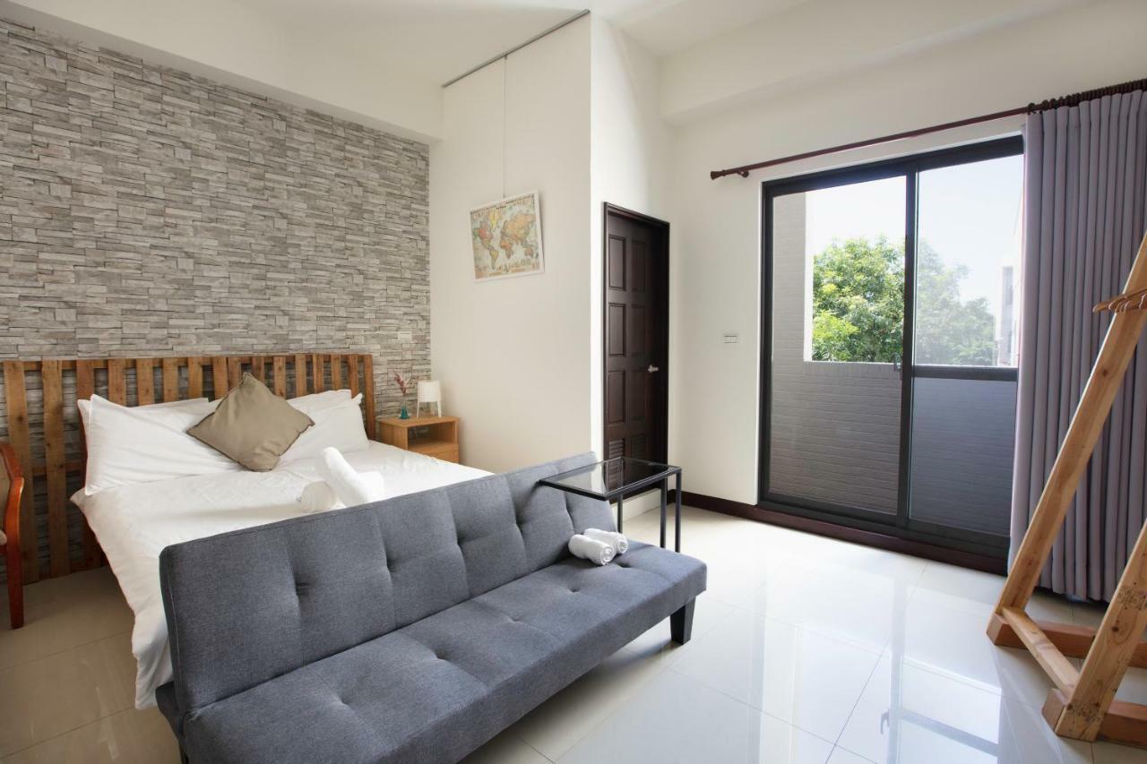 黑琵軼棧湖濱旅宿 K&B Happy Hostel Тайнань Экстерьер фото