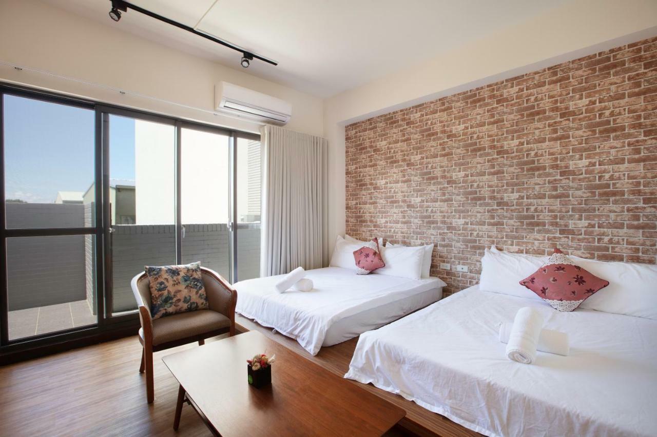 黑琵軼棧湖濱旅宿 K&B Happy Hostel Тайнань Экстерьер фото