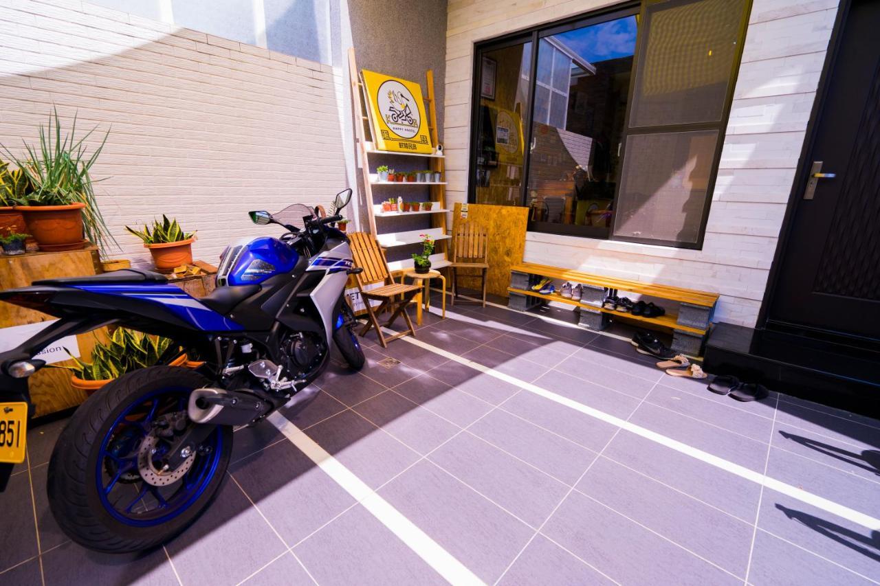 黑琵軼棧湖濱旅宿 K&B Happy Hostel Тайнань Экстерьер фото
